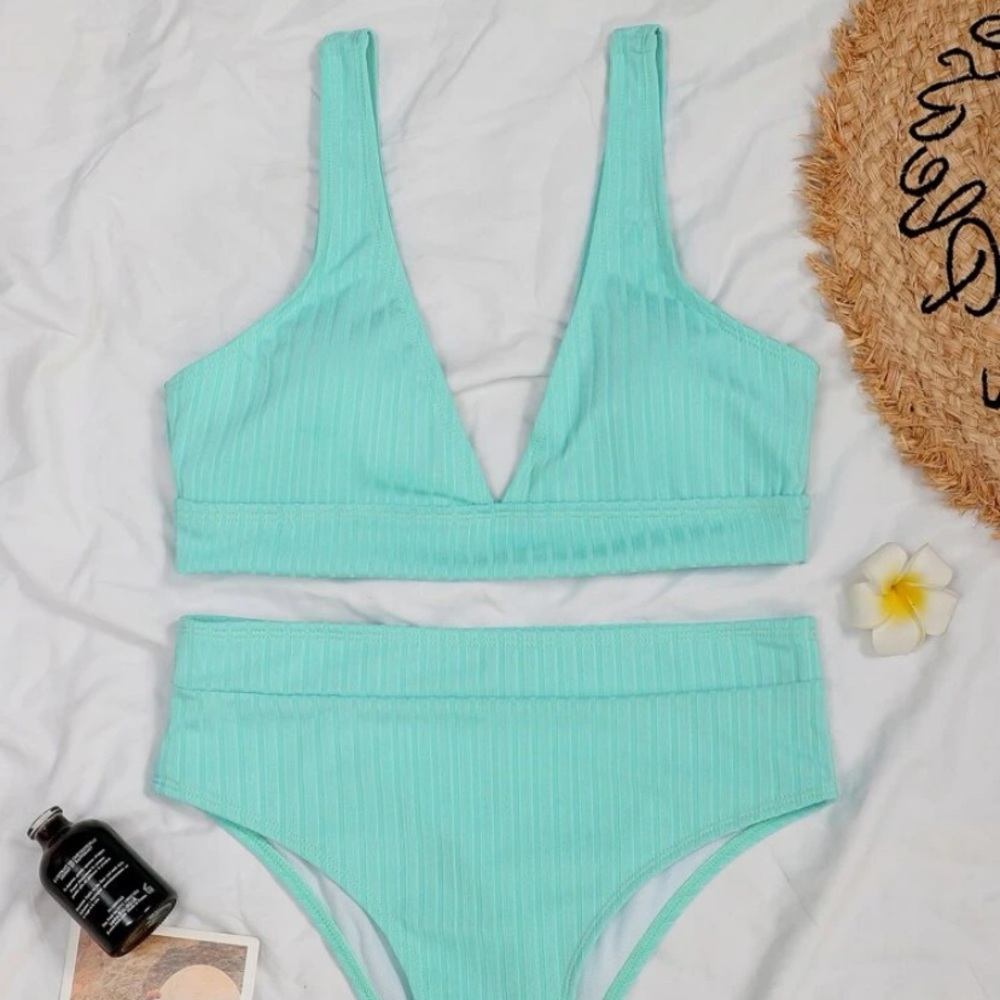 Bought the wrong size! Brand new, never been worn